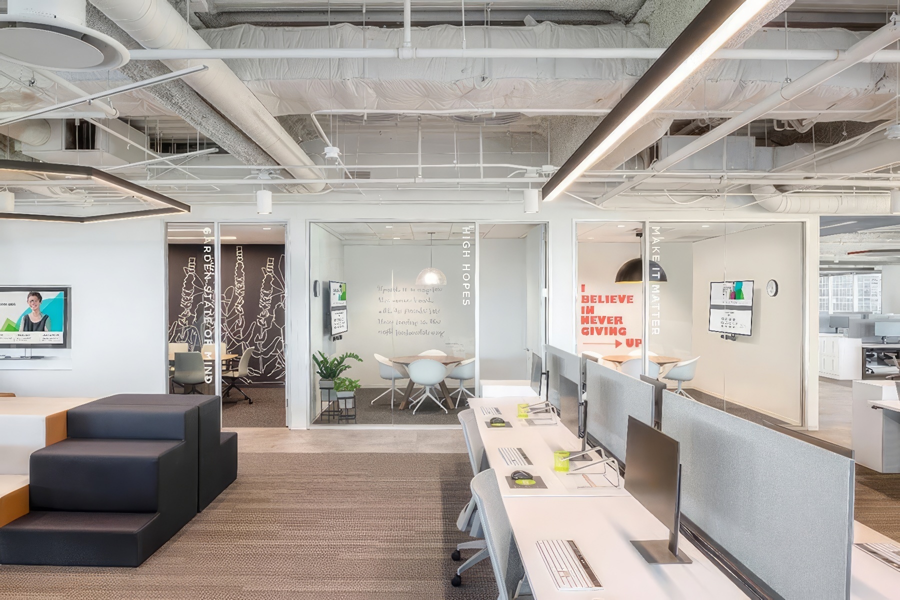 Beam3 photo pendant BLK open office Upwork Mountain View California 01 WEB